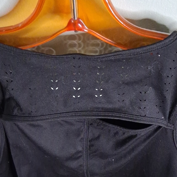 Elegant Black Sleeveless Tank Top - Picture 6 of 10